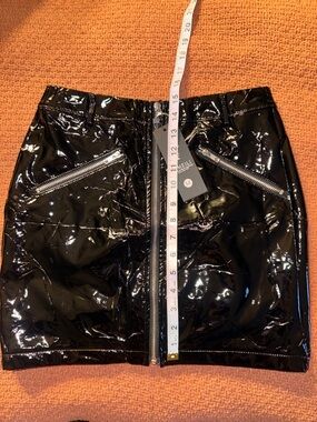 🖤🌚Patent Leather Zip-Front Mini Skirt - Black